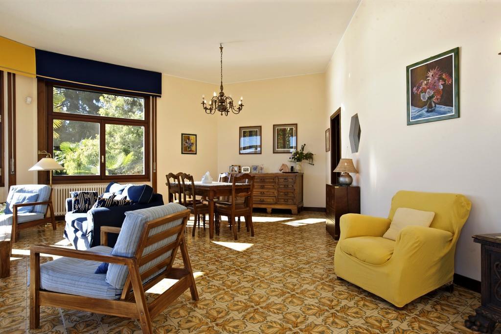 Villa Camelia Вербания Екстериор снимка